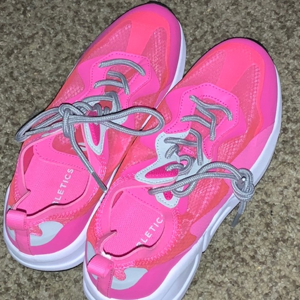 NWOT  Fabletics sneaker w7.5 see thru like upper panel pink, NEVER WORN